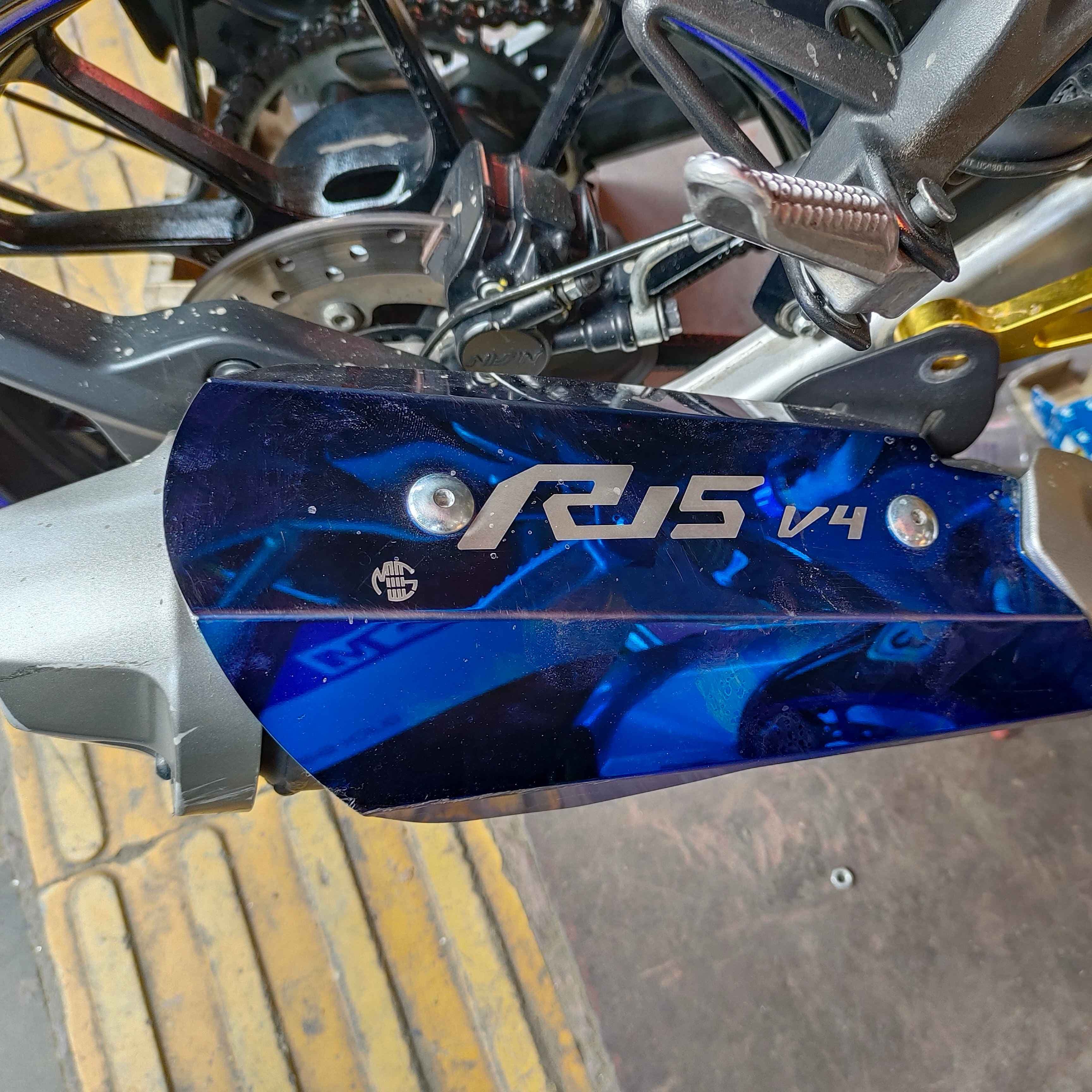 Exhaust Cover for R15V4