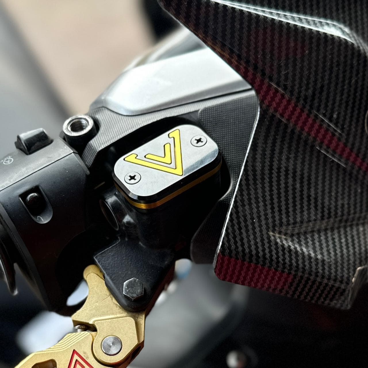 Aerox front disc oil cap