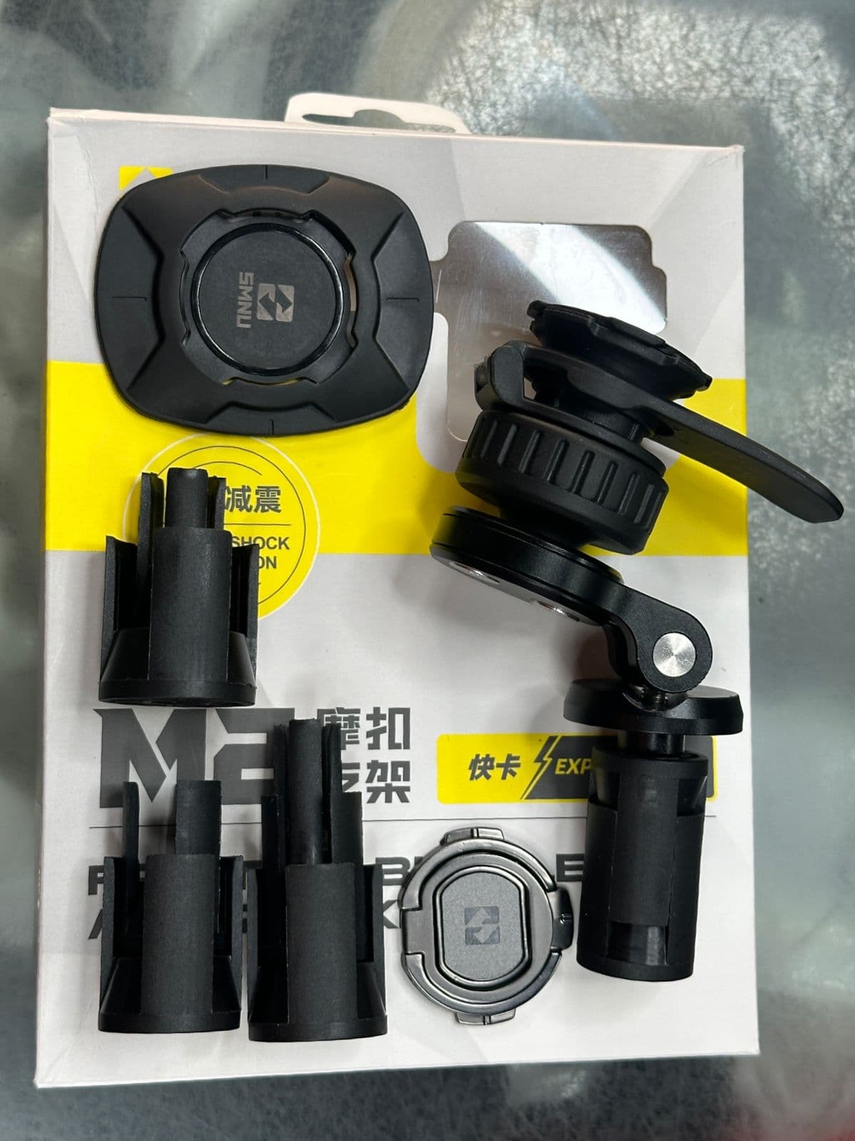 SMNU Quadlock phone holder universal fitment