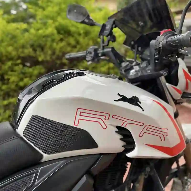 Traction  Grips For APACHE RTR 160/2004V
