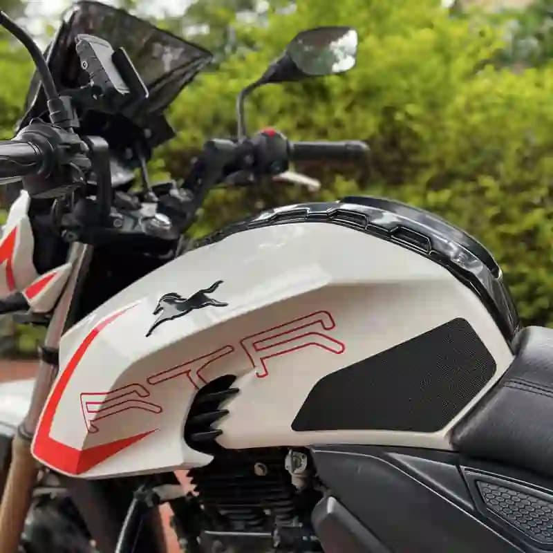 Traction  Grips For APACHE RTR 160/2004V