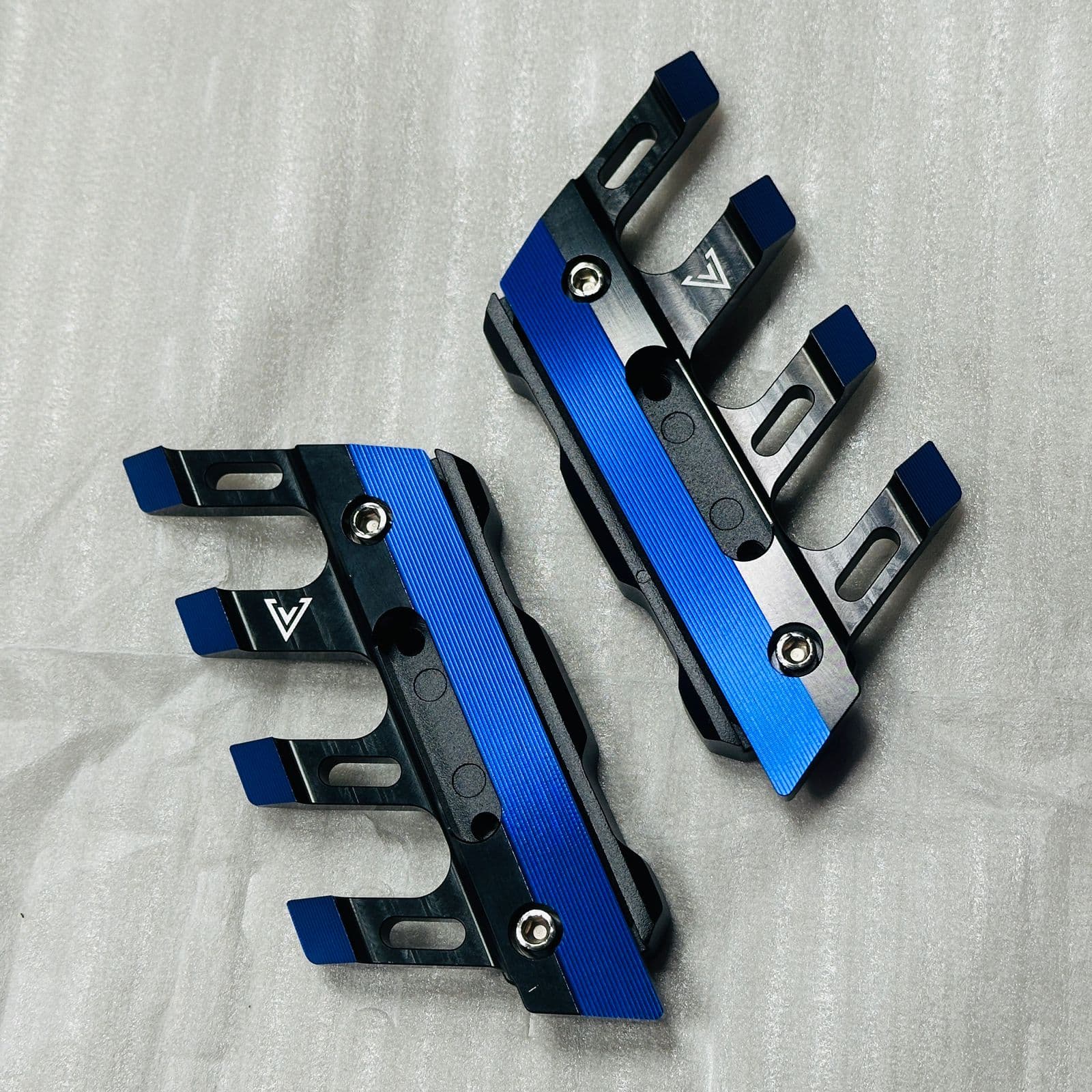 Dual colour shocker protector universal