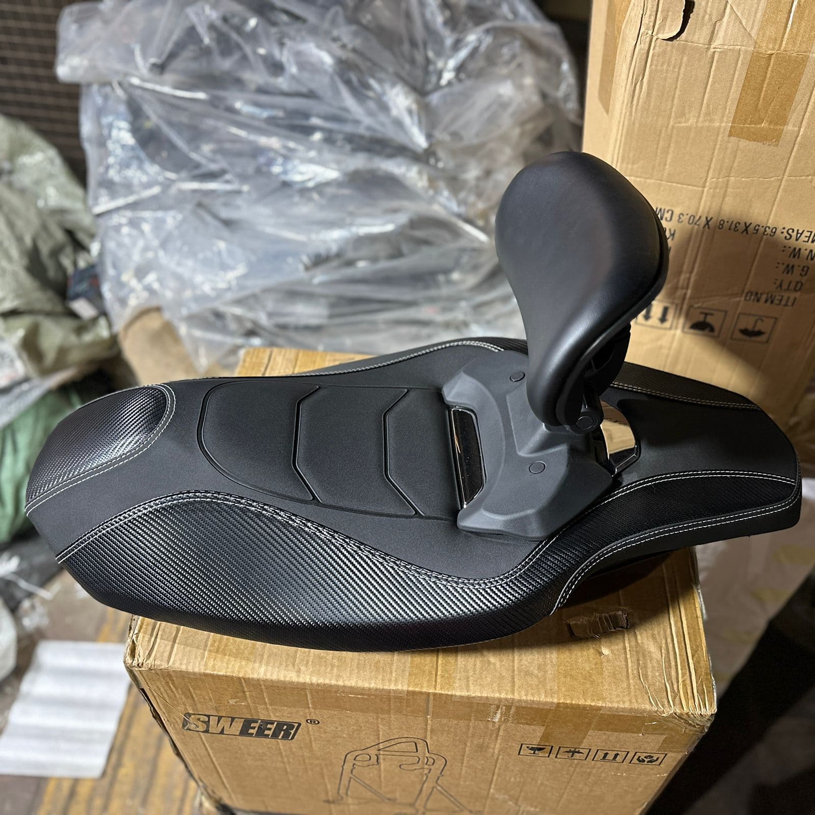 Aerox 155 Seat with adjustable backrest 