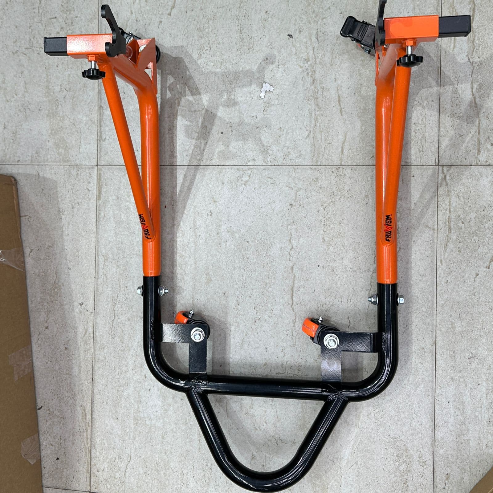 Paddock stand 360 rotatable with swingarm and spools fitment
