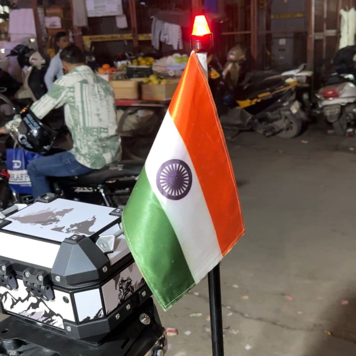 Flagpole With LIght (Pre-booking only)