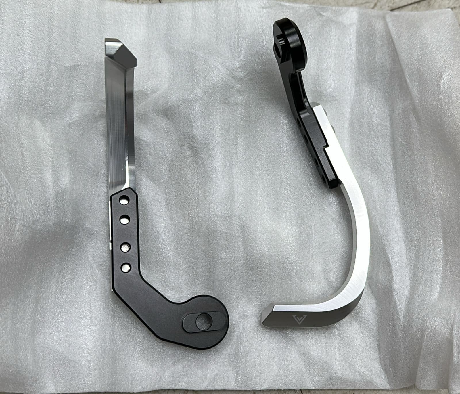 Adjustable Lever protector Fauvism Blade Design