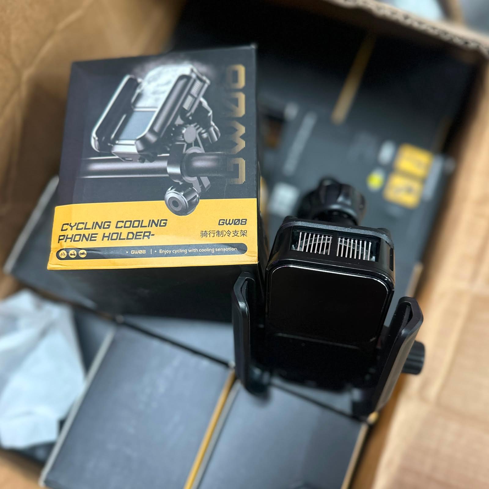 Mobile Holder With Cooling Fan