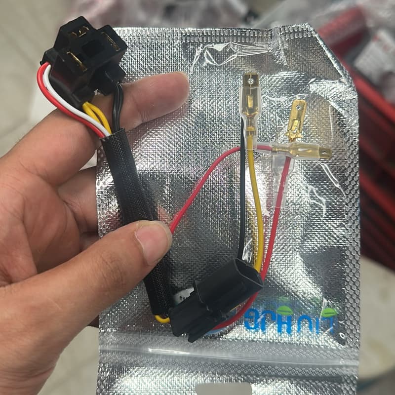 Hjg H4 pin couplor for headlight