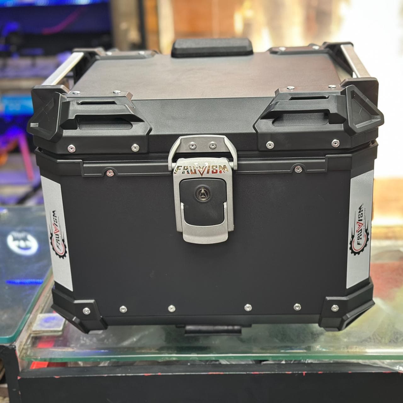 Topbox 45L with finger print & remote feature