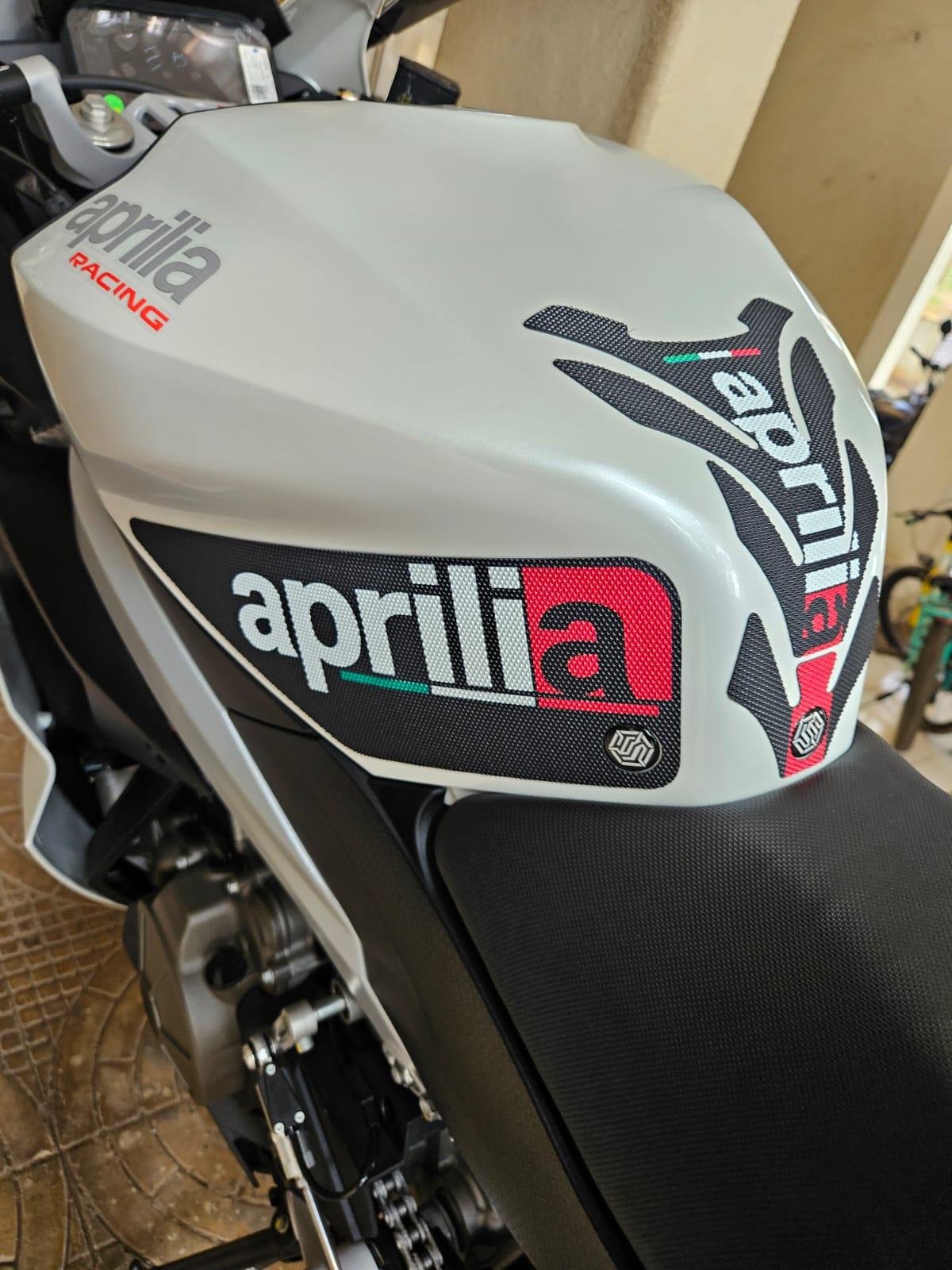 Traction  Pad + Tank Pad Combo For Aprilia RS 457