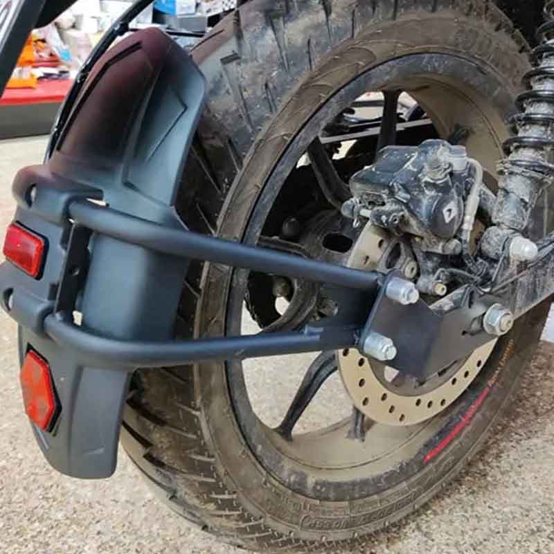 Tyre Hugger with Metal Rod Black/Reflector